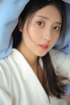 我的极品美女总裁一道虚光